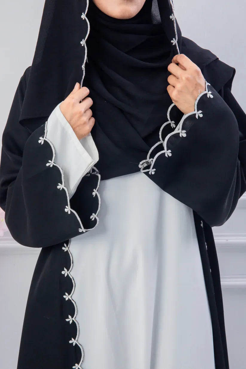 Black & White Grace Abaya
