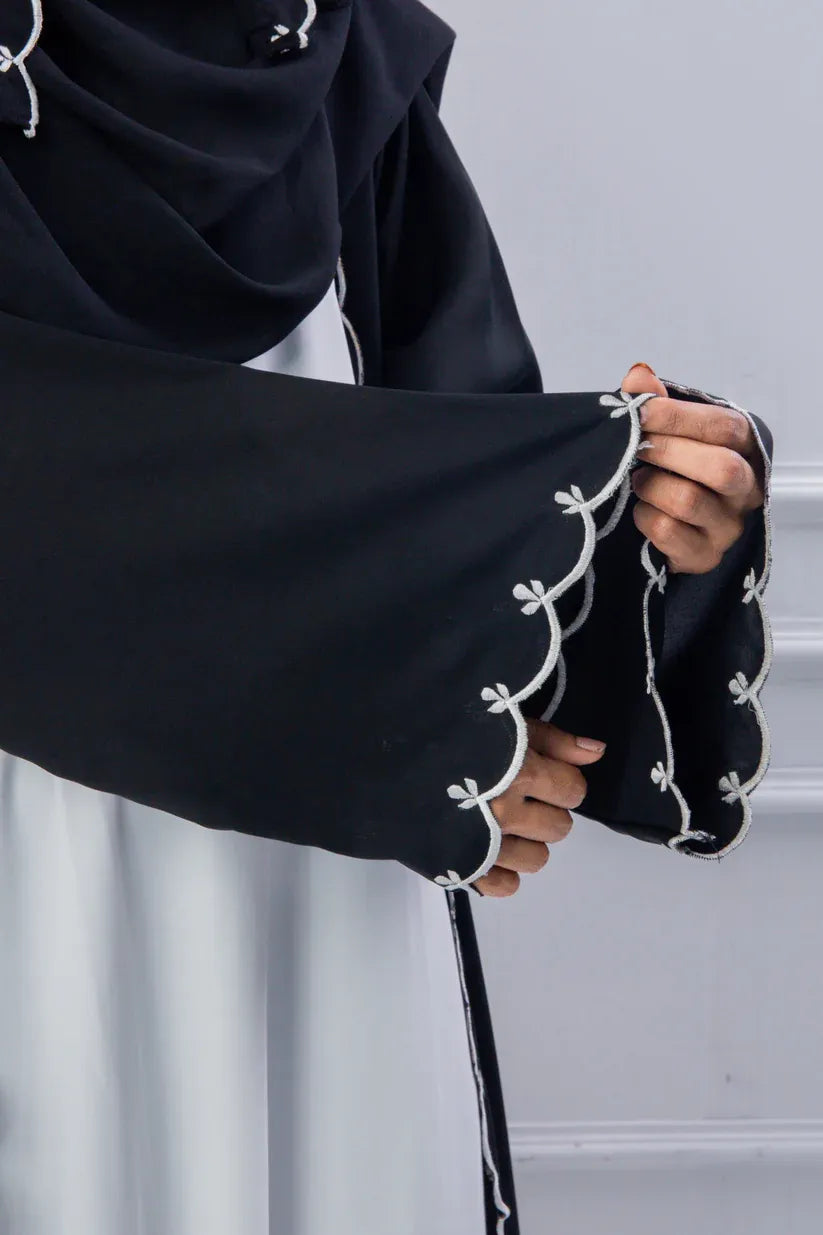 Black & White Grace Abaya